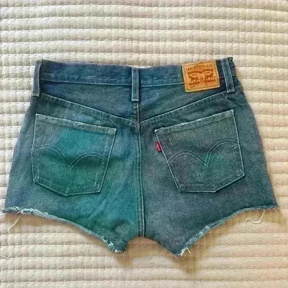Women’s Levi’s 501 Button Fly Denim Cutoff Shorts - Size 29 - Picture 6 of 12